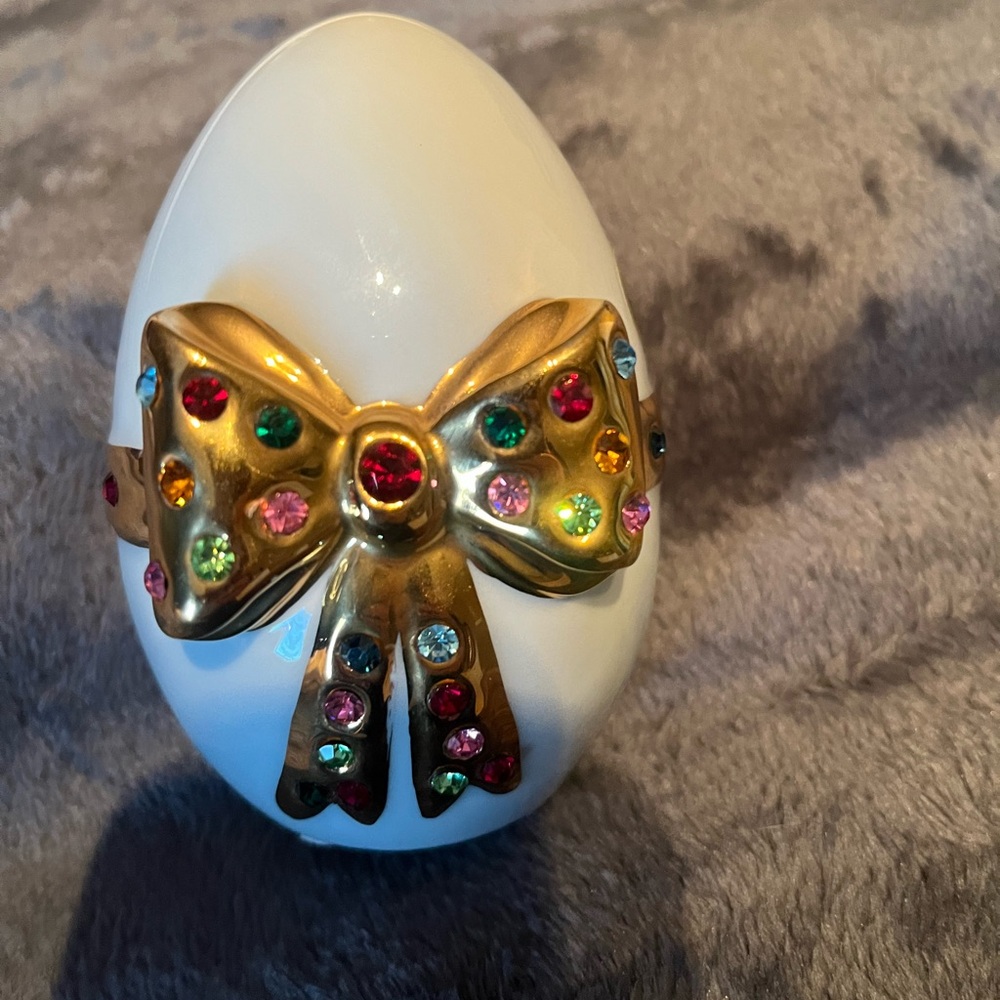 Capodimonte Polaris Egg Figurine with Swarovski Crystals, 24K Gold